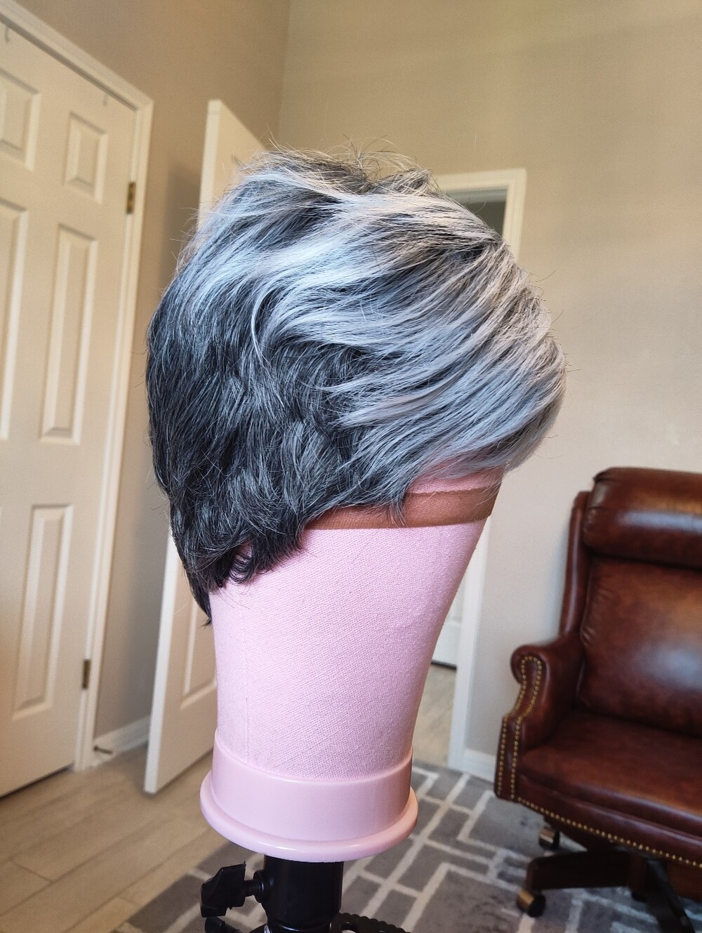 Gray Marble Short Pixie Wig Synthetic Glueless Classic Cap Machine Salt Pepper - Picture 4 of 7